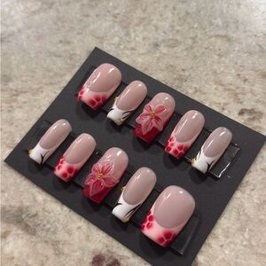 Floral Pink and White Press-On Nails